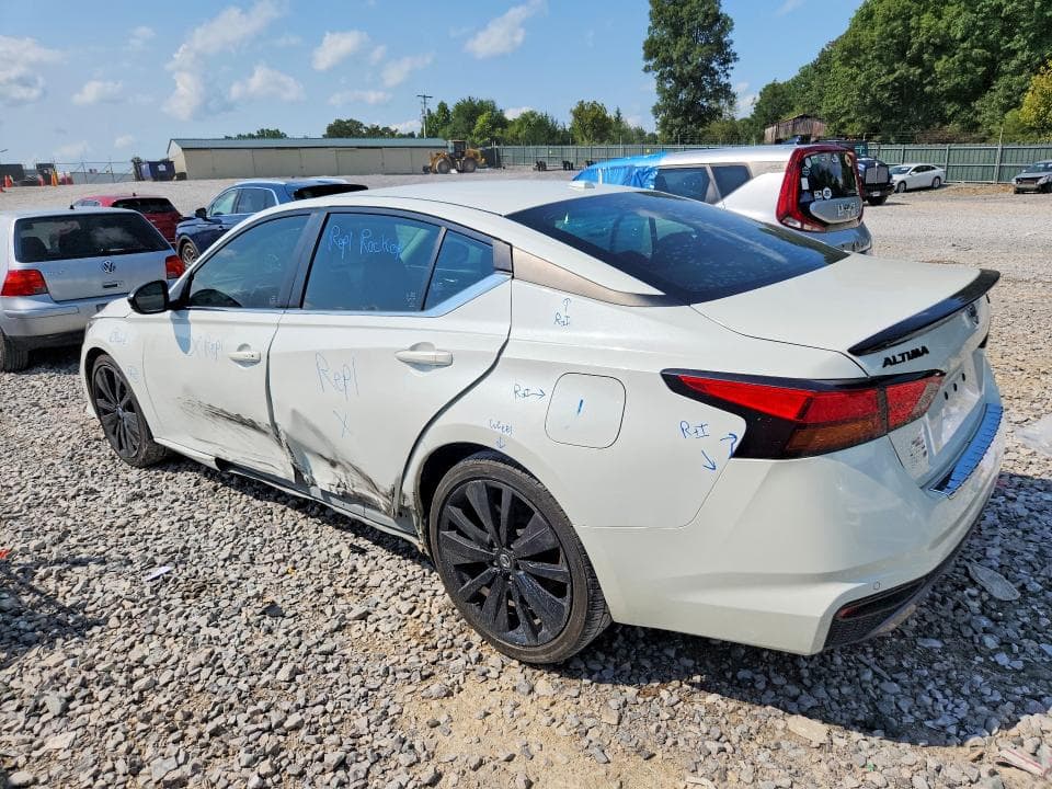 2022 NISSAN ALTIMA SR 2