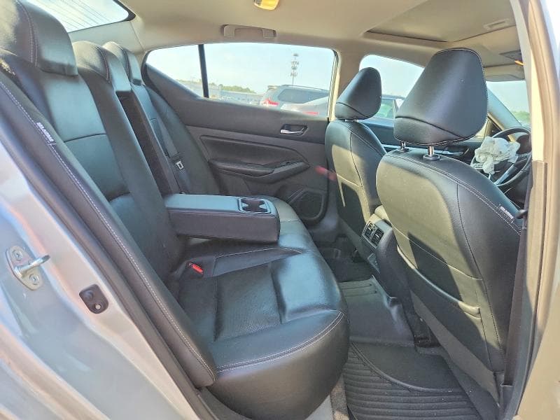 2023 NISSAN ALTIMA SL 10
