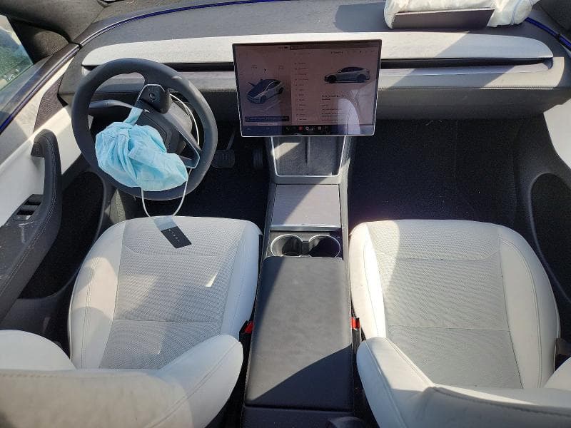 2026 TESLA MODEL Y 8