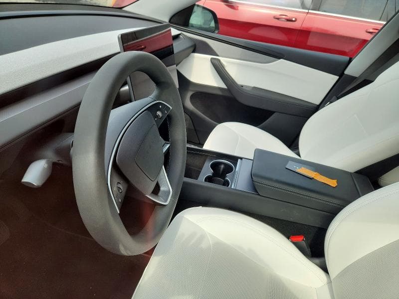 2026 TESLA MODEL Y 9
