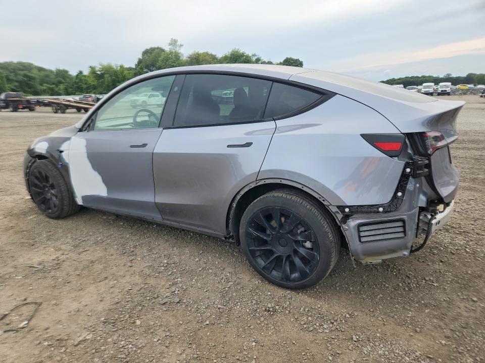 2024 TESLA MODEL Y 2