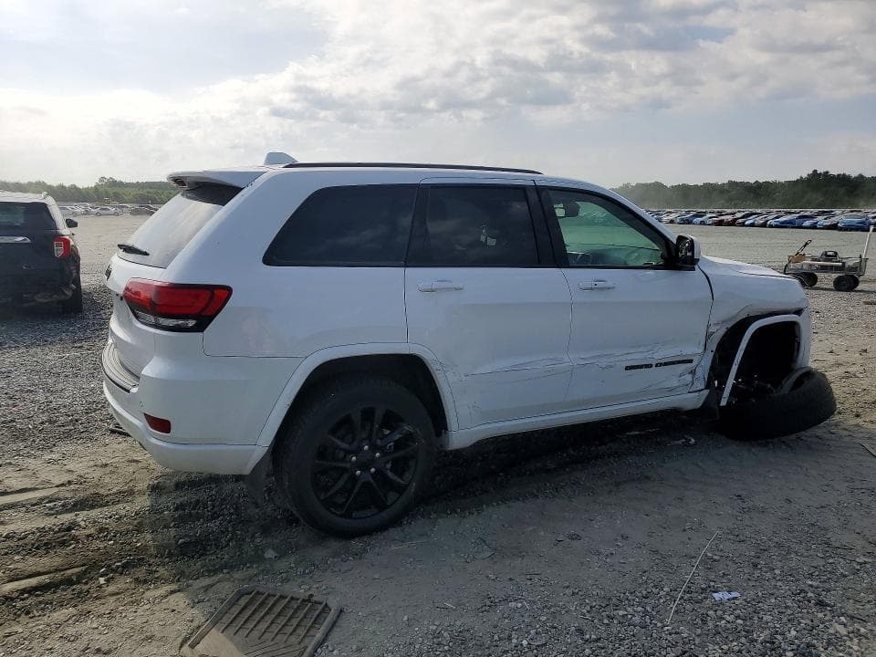 2018 JEEP GRAND CHEROKEE LAREDO 3