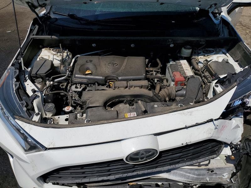 2019 TOYOTA RAV4 XLE 11
