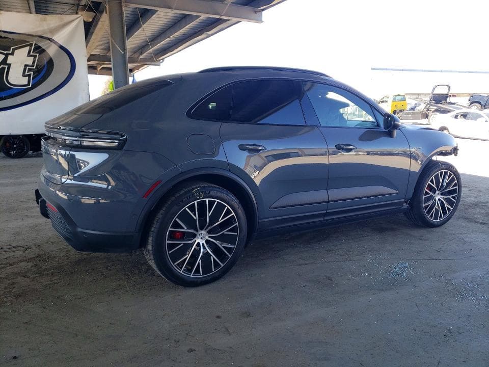 2025 PORSCHE MACAN 4S 3