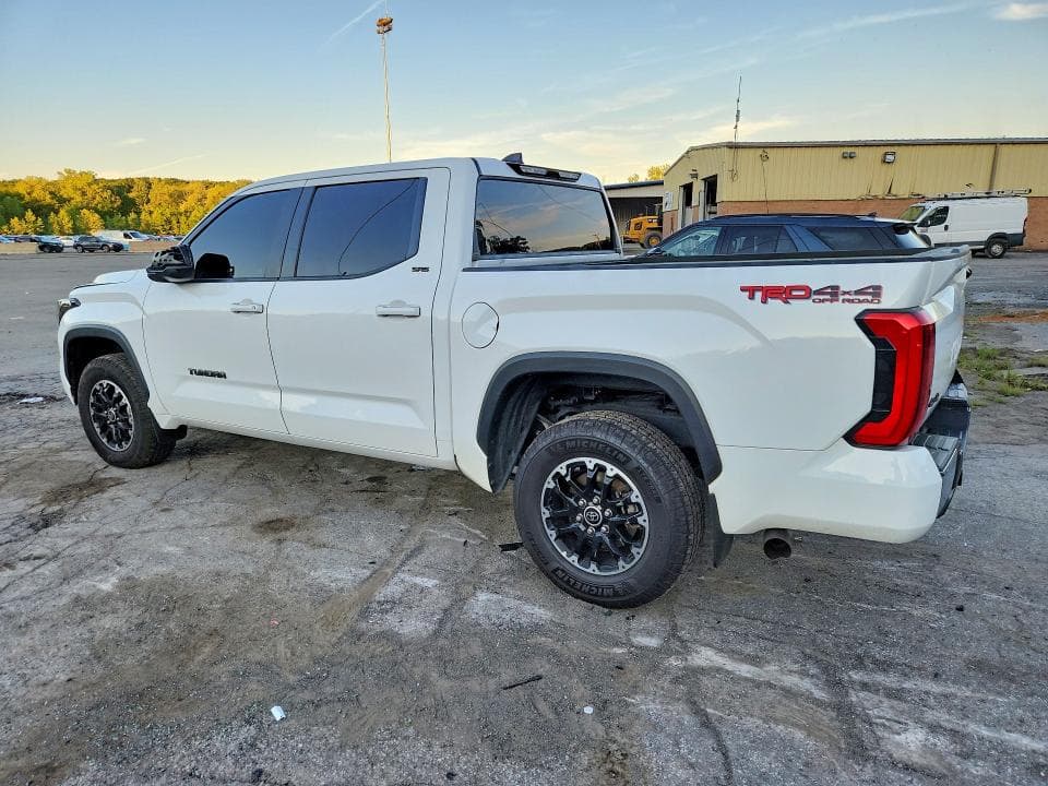 2024 TOYOTA TUNDRA SR5 2