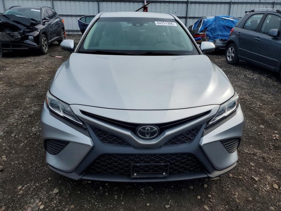 2018 TOYOTA CAMRY SE 5