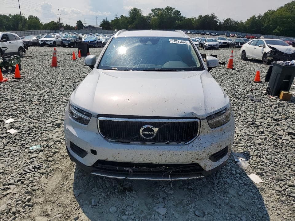 2020 VOLVO XC40 T4 MOMENTUM 5