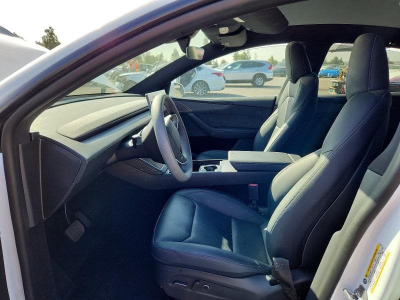2026 TESLA MODEL Y 7