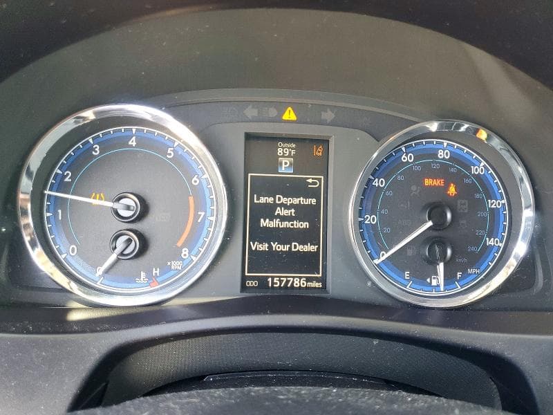 2017 TOYOTA COROLLA SE 9