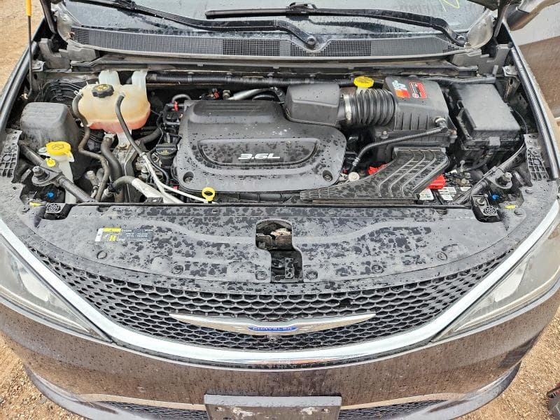 2018 CHRYSLER PACIFICA LIMITED 11