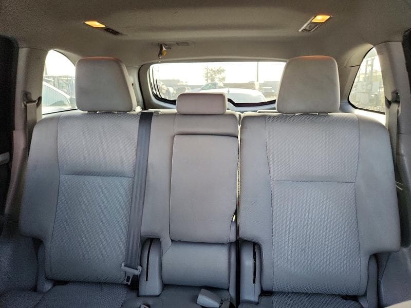 2019 TOYOTA HIGHLANDER LE 10