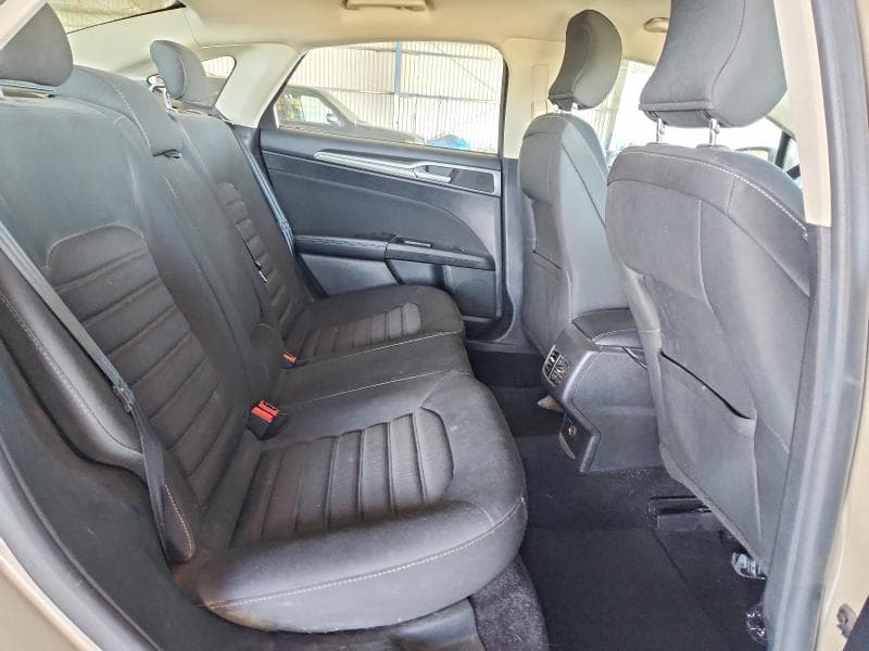 2017 FORD FUSION SE 10