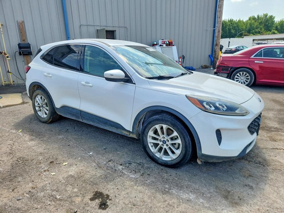 2020 FORD ESCAPE SE 4