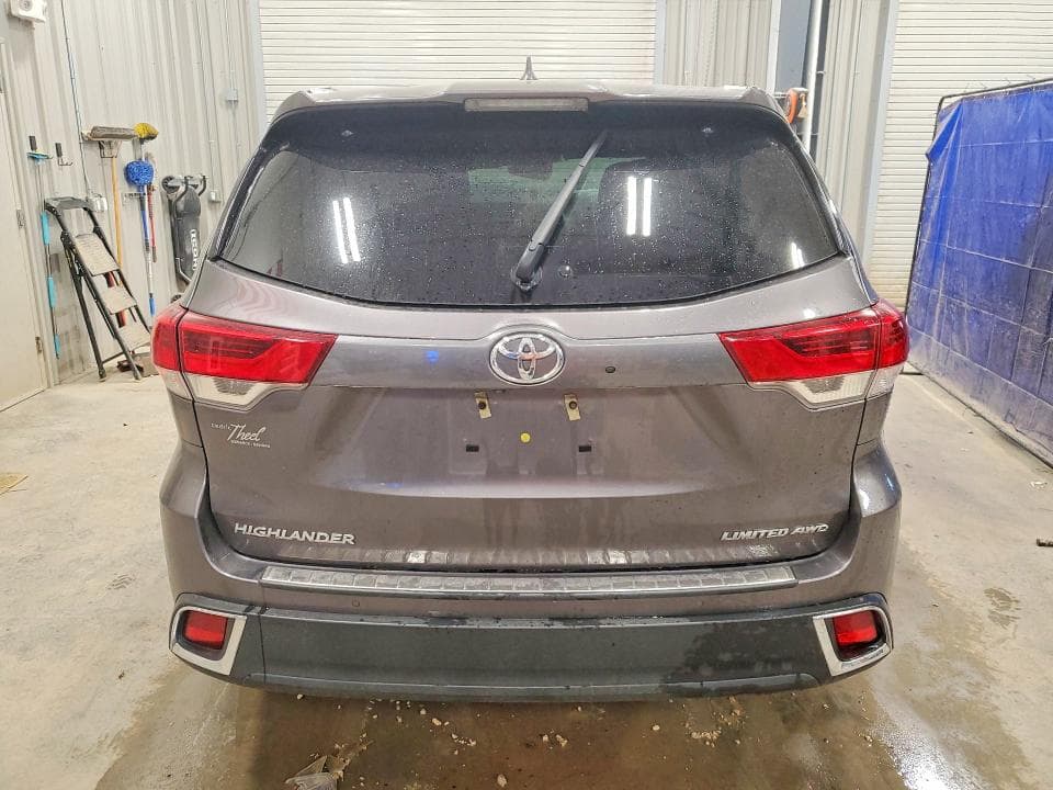 2019 TOYOTA HIGHLANDER LIMITED PLATINUM 6