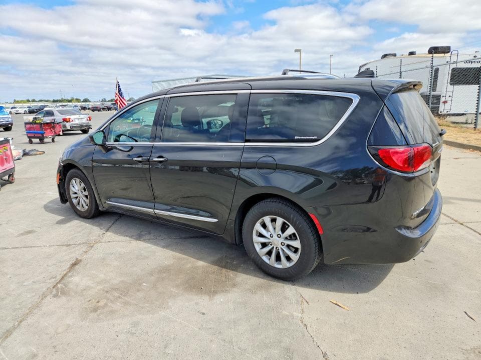 2019 CHRYSLER PACIFICA TOURING L 2