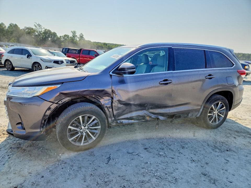 2019 TOYOTA HIGHLANDER XLE - 1