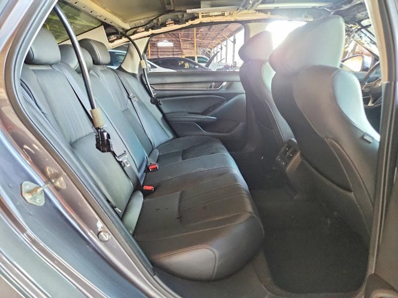 2019 HONDA ACCORD TOURING 10