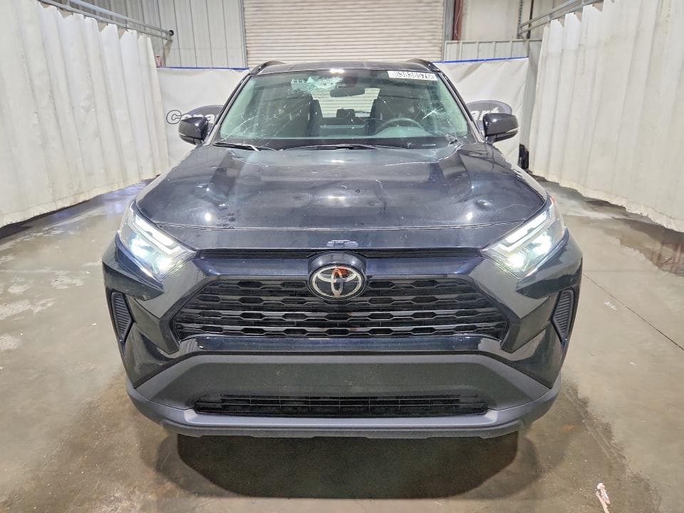2025 TOYOTA RAV4 XLE 5
