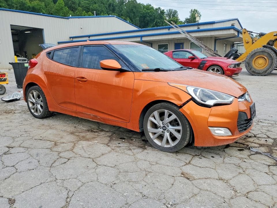 2017 HYUNDAI VELOSTER BASE 4