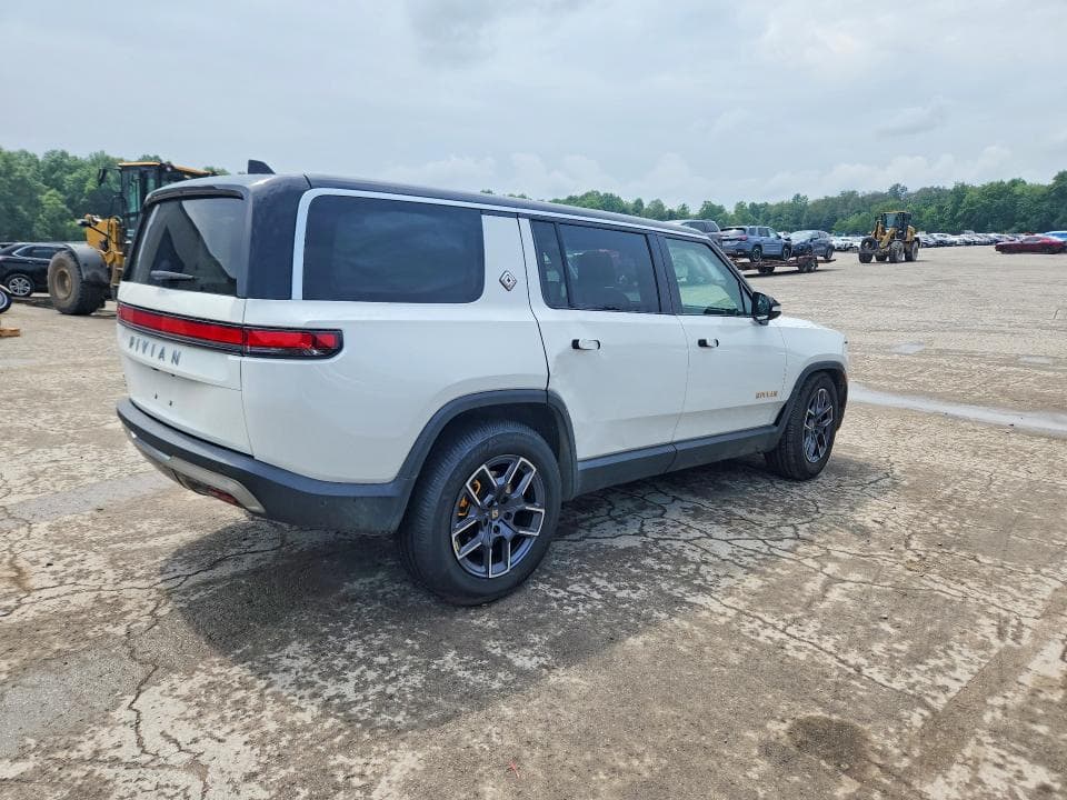 2023 RIVIAN R1S ADVENTURE 3