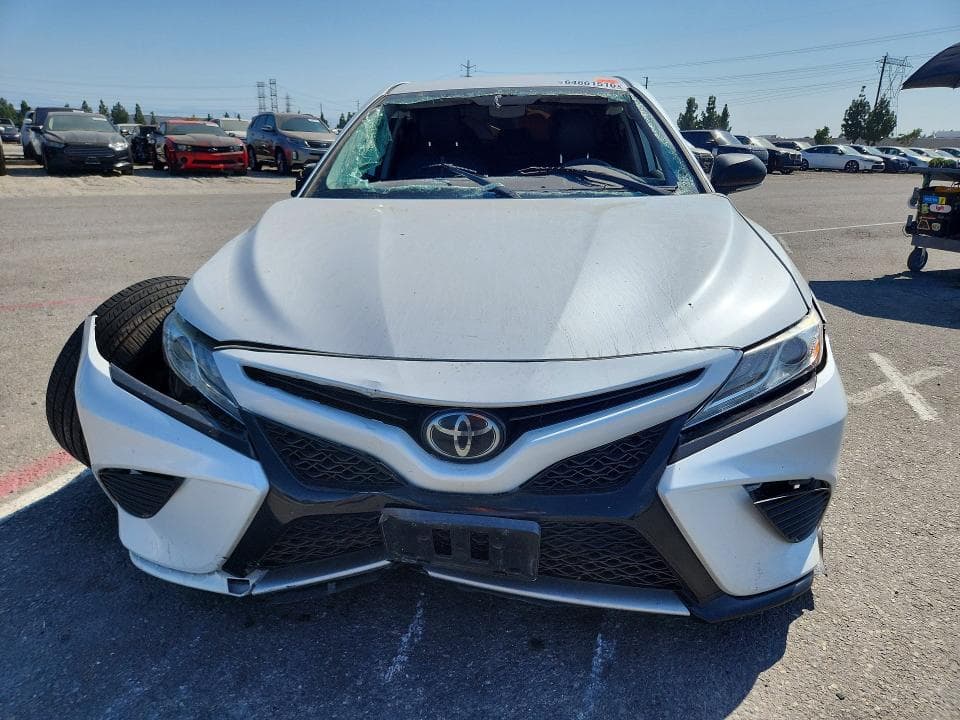 2020 TOYOTA CAMRY XSE 5