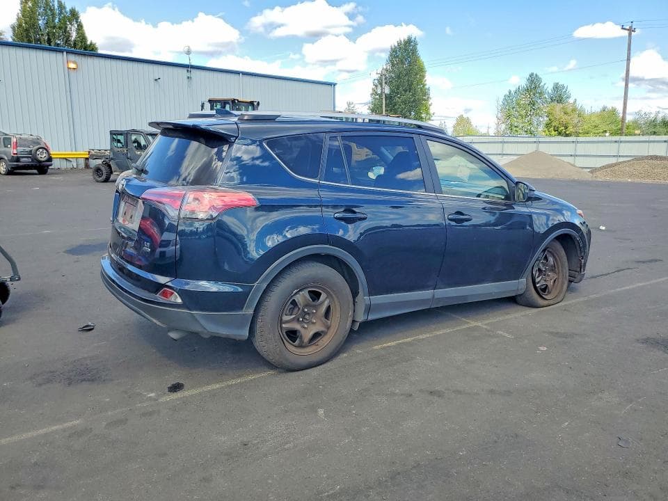 2018 TOYOTA RAV4 LE 3