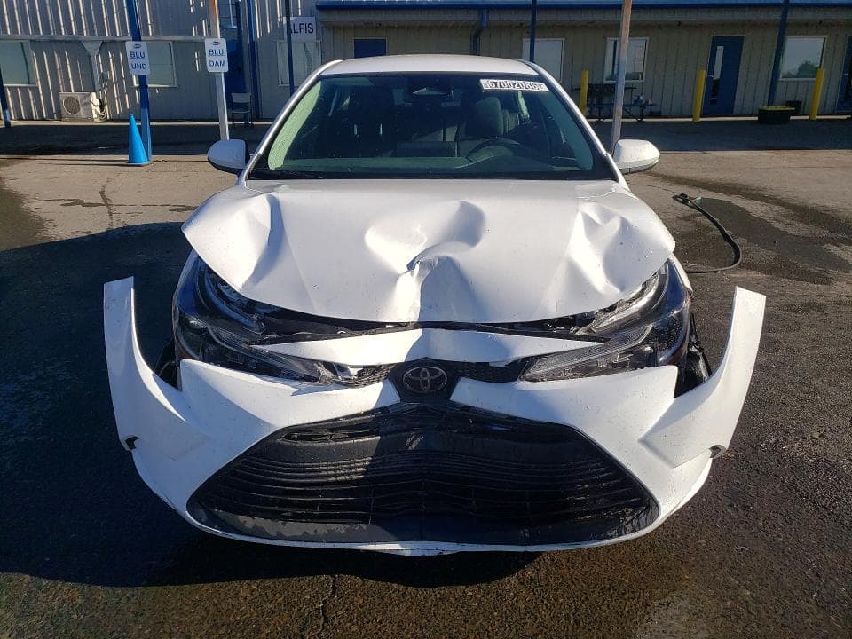2026 TOYOTA COROLLA LE 5