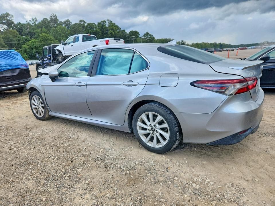 2022 TOYOTA CAMRY LE 2