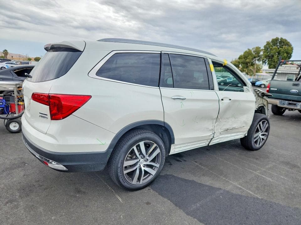 2017 HONDA PILOT TOURING 3