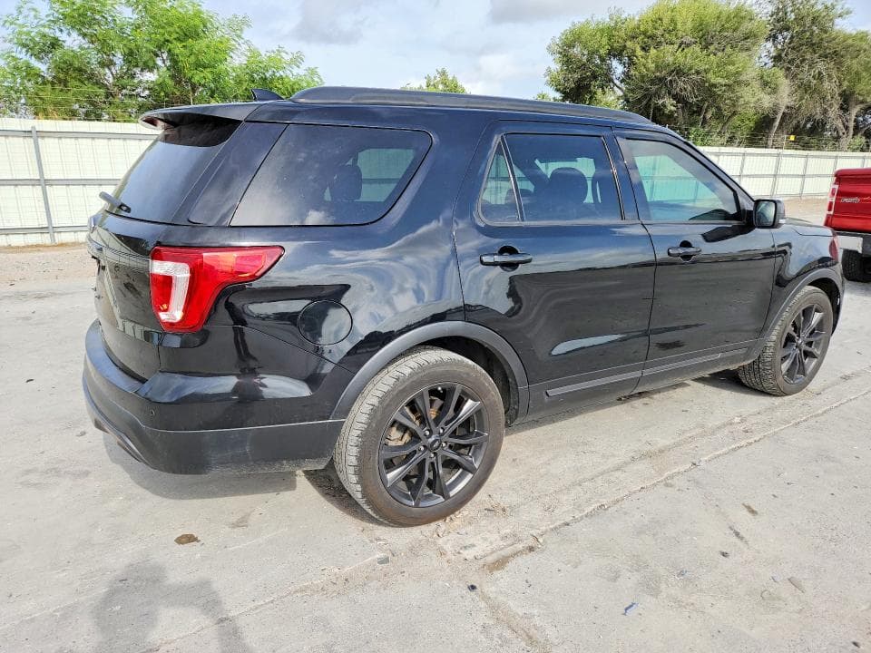 2017 FORD EXPLORER XLT 3