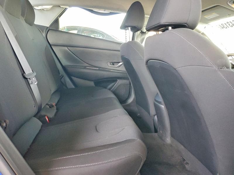2023 HYUNDAI ELANTRA SE 10