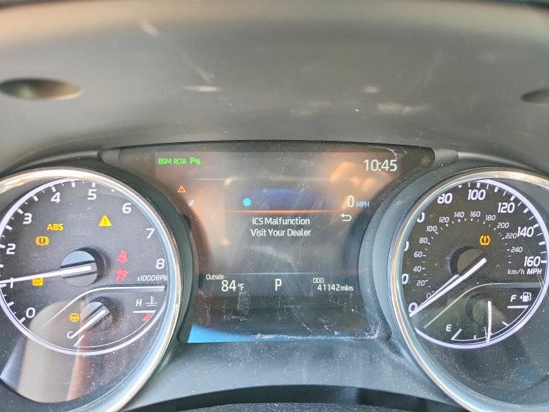 2020 TOYOTA CAMRY XLE 9