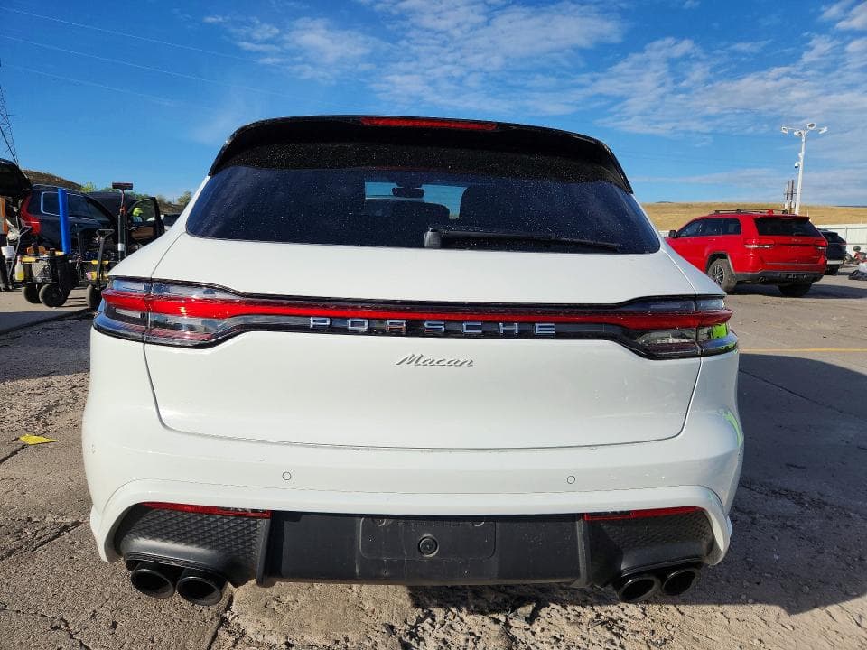 2024 PORSCHE MACAN BASE 6