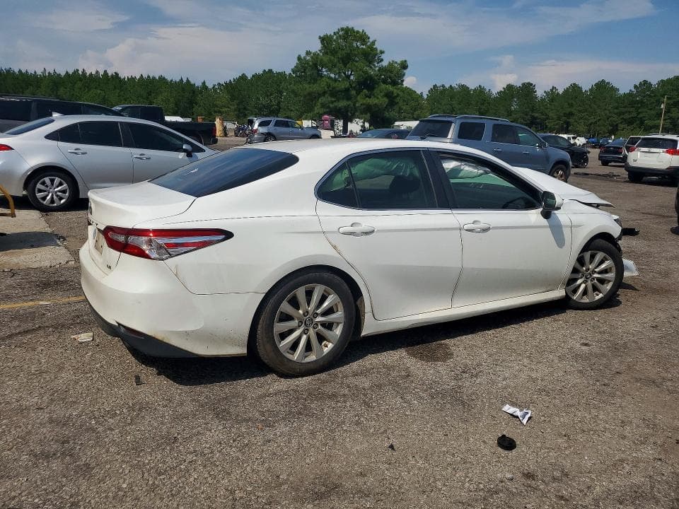 2018 TOYOTA CAMRY LE 3