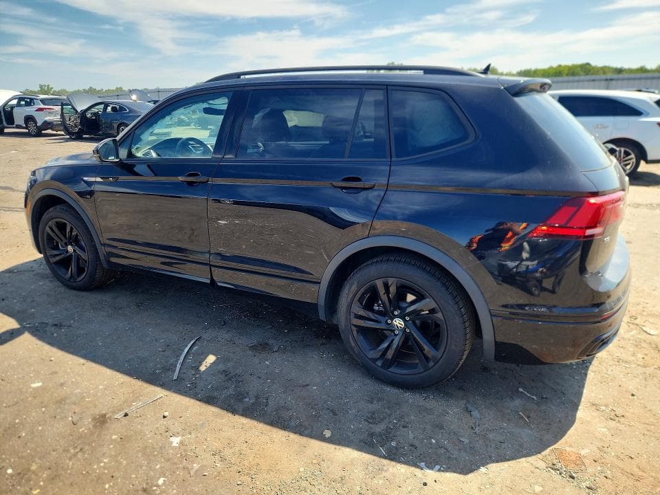 2024 VOLKSWAGEN TIGUAN SE R-LINE BLACK 2