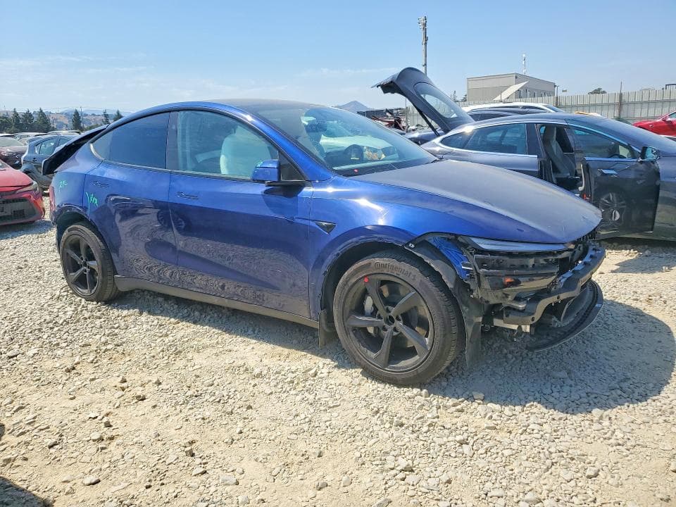 2026 TESLA MODEL Y 4