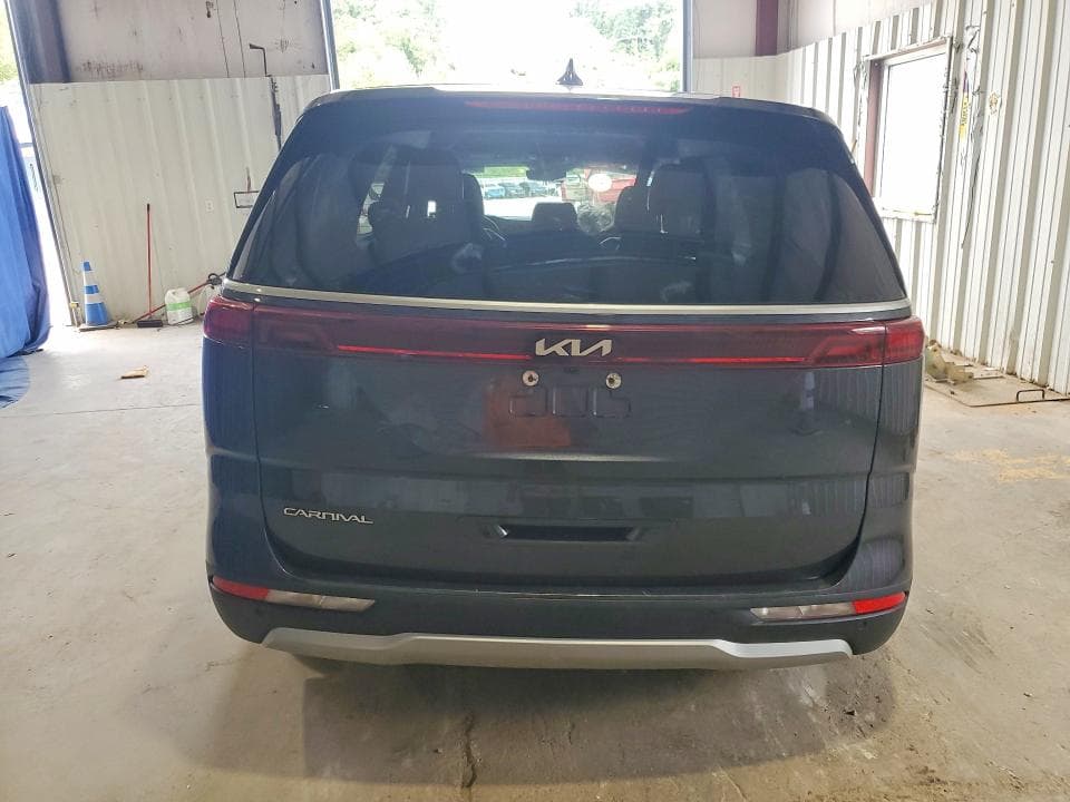 2023 KIA CARNIVAL LX 6