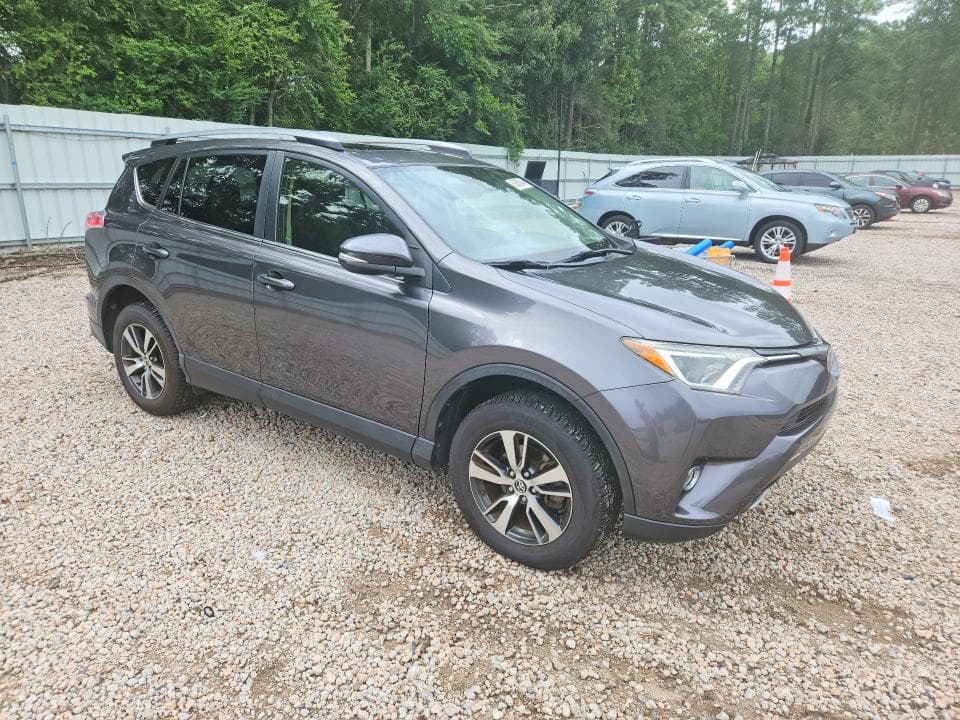 2017 TOYOTA RAV4 XLE 4