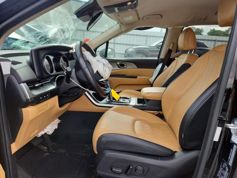 2024 KIA CARNIVAL LX 7