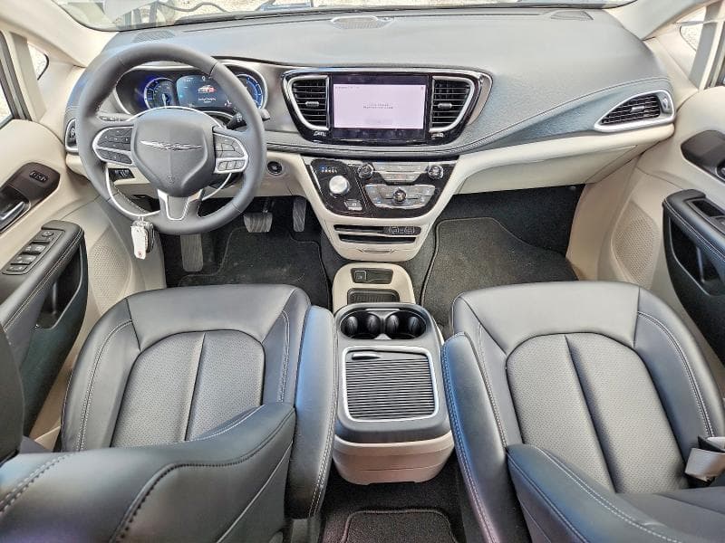 2024 CHRYSLER PACIFICA HYBRID SELECT 8