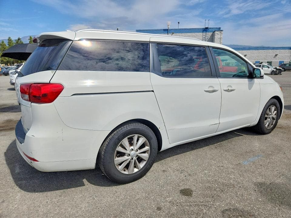 2017 KIA SEDONA LX 3