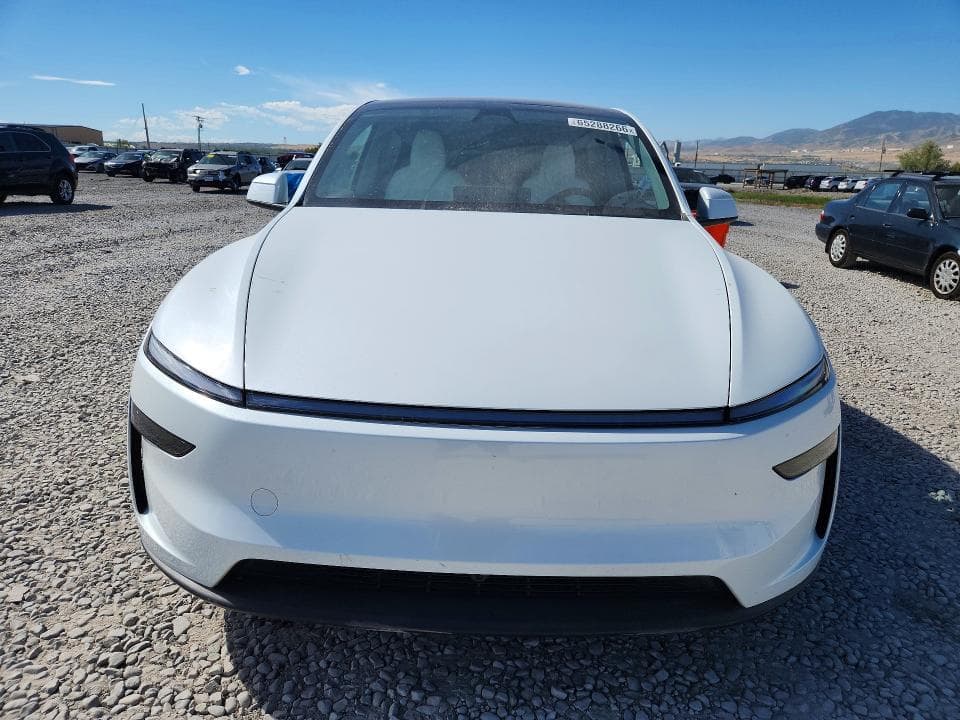 2026 TESLA MODEL Y 5