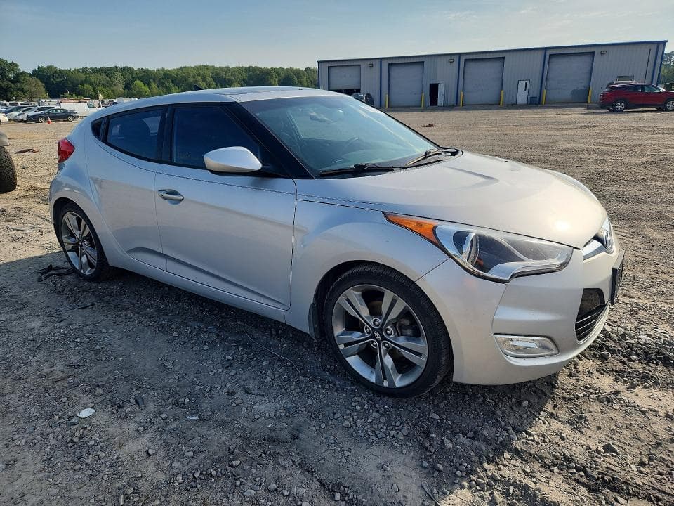 2017 HYUNDAI VELOSTER VALUE EDITION 4