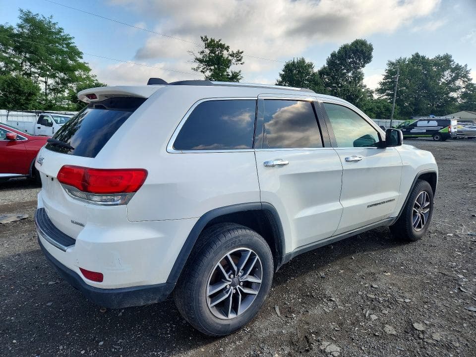 2019 JEEP GRAND CHEROKEE LAREDO 3