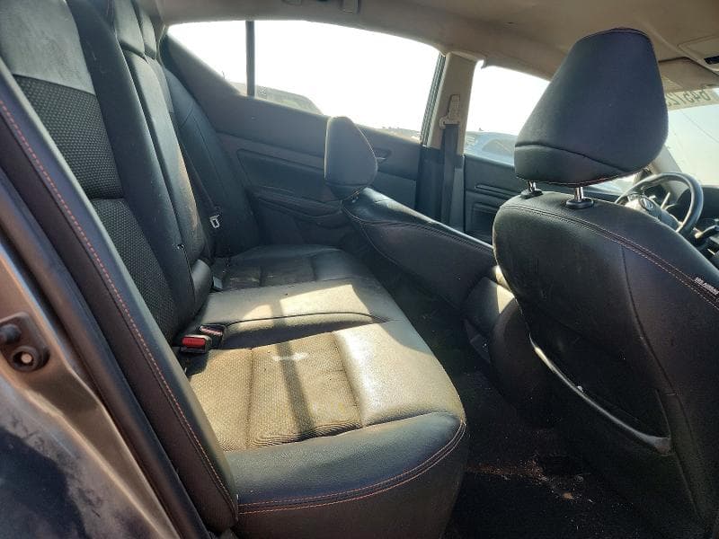2021 NISSAN ALTIMA SR 10