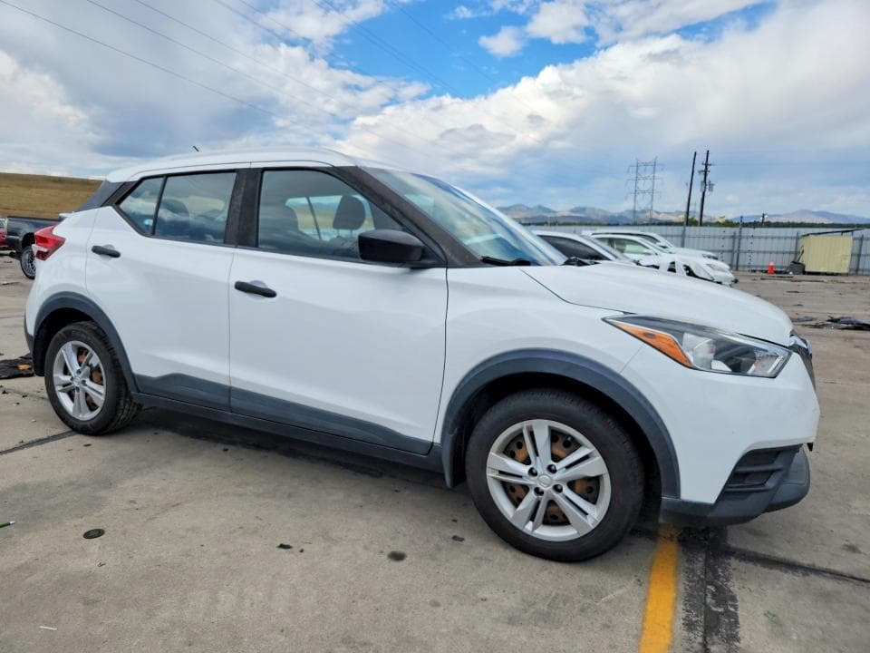 2018 NISSAN KICKS S 4