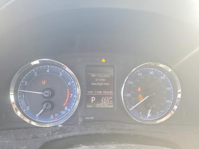 2018 TOYOTA COROLLA LE 9