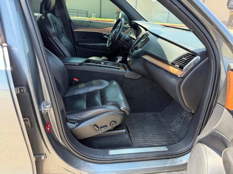 2017 VOLVO XC90 T6 5