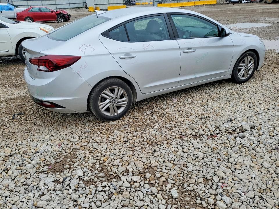 2019 HYUNDAI ELANTRA SEL 3