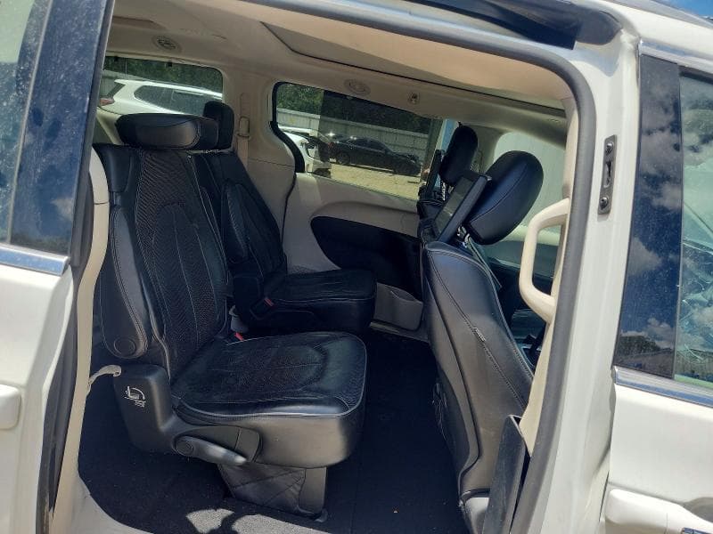 2017 CHRYSLER PACIFICA LIMITED 11